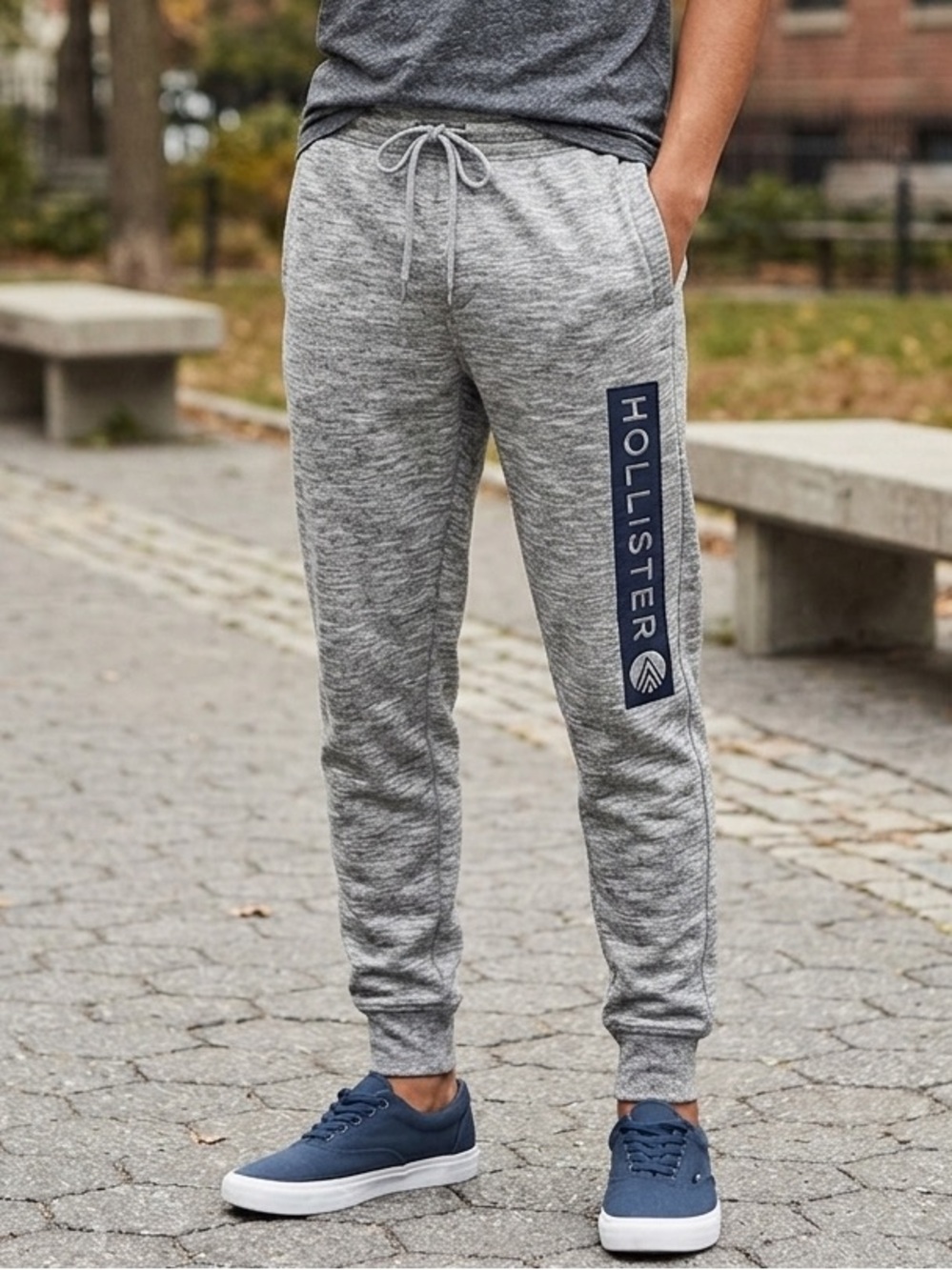 Hollister Men’s Heather Gray Joggers sz small drawstring waistband tapered cuff